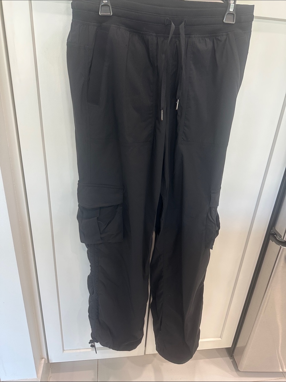 lululemon athletica Black Cargo Jogger Pants women’s Medium M